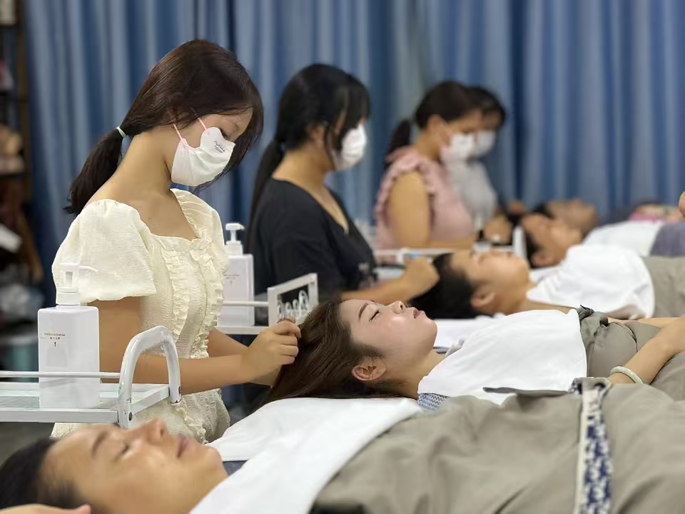 圣非美妆职业培训学校