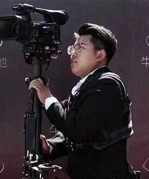 领悟教育侯雯瀚老师